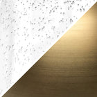 Hudson&Canal - Lampe de table Lagos de 58 cm de haut avec abat-jour en tissu - Verre grainé/laiton brossé/blanc-Dimensions du produit : 15" L x 15" l x 23" H