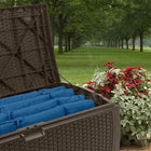 Suncast - Coffre de terrasse en résine tressée 73 gal - Java-Garantie limitée de 5 ans.
