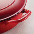 Tramontina - Faitout rond 6,5 pintes en fonte émaillée Série 1000 avec couvercle - Rouge dégradé-Design élégant et résistant : doté d’un extérieur en porcelaine émaillée avec finition pulvérisée pour plus de durabilité et une touche élégante qui complète toute cuisine