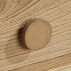 Sauder - La Collection Hillmont Farm Bureau en L - Finition Timber Oak-La gestion des câbles comprend deux œillets de bureau pour garder les câbles organisés