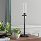 Hudson&Canal - Lampe de table Frieda de 68 cm de haut avec abat-jour en verre - Bronze noirci/grainé-Une finition en bronze noirci fabriquée à la main est appliquée sur la base métallique du cylindre