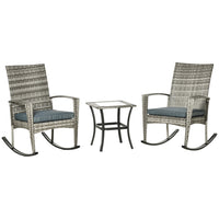 Outsunny - ensemble de 3 pièces fauteuils à bascule en rotin pour patio - gris-Ensemble composé de 2 chaises berçantes et 1 table d’appoint bistro, parfait pour votre terrasse ou balcon extérieur 
