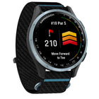 Garmin - Approche J1 Lunette en aluminium bleu nuage avec bande en tissu ComfortFit noire/azur-Directives de départ: Avec des emplacements de départ en avant sur le fairway de plus de 43 000 terrains de golf, chaque trou est adapté à la capacité du golfeur