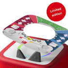tonies Tonieplay Stadium Showdown Game-To get started, wake the Toniebox 2, place the Tonieplay Disc on top, add the Controller to the Light Ring, and press the button-each player takes a set of three Direction Cards (red or blue), and you’re ready to play. Choose your team, decide who starts, and take turns playing cards to move the ball across the field by outsmarting your opponent-attack, defend, and win duels to advance toward the goal. When you’re close enough, take your shot while your opponent tries 