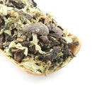 Tao Tea Leaf - Thé chai biologique au chocolat, 50 g de thé en vrac-La base du mélange est un thé pu-erh, reconnu mondialement pour ses qualités digestives et revigorantes. Nous ajoutons ensuite du yerba maté, boisson merveilleusement sucrée et énergisante de l’Argentine. Enfin, ces deux thés sont mélangés avec des épices indiennes et des morceaux de cacao