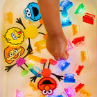 Glo Pals Licensed Light Up Cubes - Elmo-Turns off automatically when removed from water