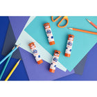 Elmer's - Bâtons de colle Copains BlooStick, bâton de colle bleue qui disparaît en séchant, capuchon antiroulement, 6 g, 4 unités-Le design antiroulement évite qu’on perde le capuchon