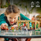 LEGO - Harry Potter Le Château de Poudlard : le Cours de Botanique, Cadeau de Sorcier -3 figurines LEGO Harry Potter™ - Neville Londubat, Hermione Granger™ et la professeure Chourave avec 2 ensembles d’accessoires de cache-oreilles, plus une figurine de Trevor le crapaud