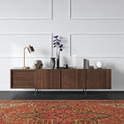 Hudson&Canal - Lampe de table Thew de 53 cm de haut avec abat-jour en métal - Laiton/noir-Associé à un abat-jour en métal tambour noir