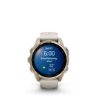Garmin - fēnix 8 – 43 mm, saphir AMOLED, or doux avec bracelet en silicone gris brouillard/grès foncé-La fonction de commande vocale hors réseau vous permet d'accéder à certaines commandes de la montre même sans connexion à un smartphone