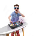 VTech - Kidi DJ Mix - Français-Connectez-vous à votre liste de lecture musicale via la technologie sans fil BLUETOOTH ou un câble audio, écoutez vos mash-ups via le haut-parleur intégré ou branchez un casque (lecteur de musique, câble audio et casque non inclus). 
