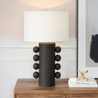 Hudson&Canal - Lampe de table Jurrah 27" en céramique avec abat-jour en tissu - Noir mat/blanc-Une finition noire mate artisanale est appliquée sur la base ronde en céramique