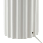 Hudson&Canal - Lampe de table haute Seren 23" avec abat-jour en tissu - Blanc mat/laiton/blanc-Comprend un cordon transparent de 6 pieds avec interrupteur à prise rotative
