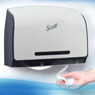 Scott - Papier hygiénique en rouleau géant grande capacité sans mandrin Scott Essential - 1 épaisseur - blanc - paquet de 12-L’absence de mandrin signifie plus de papier hygiénique sur chaque rouleau.