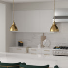 Hudson&Canal - Suspension Elodie , 20 cm de large, avec abat-jour en métal - Laiton/laiton-Conçu pour une ampoule à incandescence de 60 W - ampoule LED de 9 W, ampoule fluorescente (CFL) de 13 W ou ampoule LED à ballast automatique de 9 W, ampoule à culot E26, ampoule non incluse