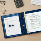 Staples – Reliure Better Binder, 1 po, bleu-Les anneaux en D se ferment solidement, permettant aux pages de se tourner facilement