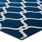 Modway - Beltara Treillis transitionnel en maillon de chaîne Tapis de comédie 8 pi l x 10 pi L - Bleu marocain et ivoire-Résistant aux taches / Facile à nettoyer