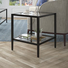 Hudson&Canal - Table d'appoint carrée Hera 50 cm de large avec étagère en verre - Bronze noirci-Caractéristiques assemblage facile