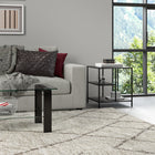 Hudson&Canal - Table d'appoint carrée Winthrop de 50 cm de large avec étagères en métal - Bronze noirci-Nettoyer avec un chiffon doux et sec, sans produits chimiques agressifs ni produits de nettoyage abrasifs