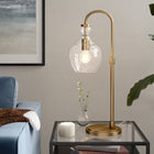 Hudson&Canal - Lampe de table arquée Verona de 68 cm de haut avec abat-jour en verre - Laiton brossé/transparent-Conçu pour une ampoule à incandescence de 60 W - ampoule LED de 9 W, ampoule fluorescente (CFL) de 13 W ou ampoule LED à ballast automatique de 9 W, ampoule à culot E26, ampoule non incluse