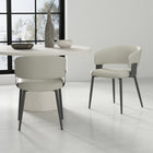 Manhattan Comfort - Lot de 2 chaises de salle à manger modernes Luce 22 po en similicuir texturé, coloris avoine-Revêtu d’un similicuir texturé luxueux avec des finitions de couture raffinées