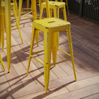 Flash Furniture – Tabouret de bar de 30 po en métal vieilli sans dossier, pour intérieur, jaune (ETBT350330)-Capacité de poids de 500 lb