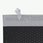 Quality Park - Enveloppes à bulles en poly avec fermeture pelable Redi-Strip - 11 po L x 8,25 po l - noir - paquet de 8-Chaque enveloppe à bulles est fabriquée à partir de poly durable et résistant à l’usure qui aide à protéger les articles de l’humidité, du froid et de la pluie pendant le transport