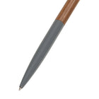 Gry Mattr − Stylo à bille en bois gris et métal − 0,7 mm − encre noire-Dévisser pour ouvrir
