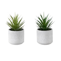 Monarch Specialties - 9362 Succulente Artificielle 9" de Haut - Pots en Ciment Blanc - Ensemble de 2-Apportez une touche décorative moderne avec cet ensemble de 2 plantes succulentes artificielles, mesurant chacune 9" de hauteur, un accent stylé pour la maison ou le bureau, parfait pour les étagères, bureaux ou tables