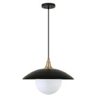 Hudson&Canal - Suspension Alvia de 37,8 cm de large, Hudson&Canal, avec abat-jour en métal et verre - Noir mat, laiton et blanc-Design côtier pour votre entrée, votre foyer ou votre cuisine