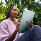 Apple - iPad Air 11 po, Puce M4, Wi-Fi, 128 Go, Bleu-iPad Air est doté d’une caméra avant Center Stage 12 Mpx, idéale pour les appels vidéo et les selfies, et d’une caméra arrière grand-angle 12 Mpx pour la numérisation de documents, la photo et la vidéo 4K