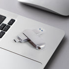 Staples Tech Dual Drive USB 3.2 - 128 GB-80MB/S Read Speeds: Reliable performance for everyday tasks