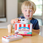 Melissa & Doug, Coffret Jeu crème glacée avec cuillère et cornets de glace magnétiques en bois pour les jeux de rôle, jouet pour les tout-petits-Cet ensemble magnétique comprend 4 boules de crème glacée magnétiques, 2 cornets, une cuillère magnétique et un pot de crème glacée avec couvercle pour ranger toutes les pièces