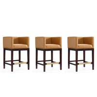Manhattan Comfort - Kingsley tabouret de comptoir 21" style milieu du siècle moderne, rembourré en similicuir, camel et noyer foncé, lot de 3-Tabouret de comptoir moderne du milieu du siècle avec dossier parfait pour le bar et la cuisine. Ensemble de 3