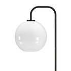 Hudson&Canal - Lampadaire Harrison Arc avec abat-jour en verre - Bronze noirci/lait blanc-Associé à un abat-jour en verre globe blanc