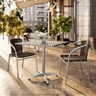 Flash Furniture – Table carrée de 31,5 po en aluminium avec 2 sièges en rotin, intérieur/extérieur (TLH32SQ020CHR2)-Pour utilisation commerciale