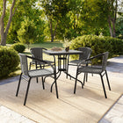 Table carrée en verre et en métal 28 po avec bordure en rotin gris et 4 chaises empilables en rotin gris (TLH-073SQ-037GY4-GG)-Pour une utilisation intérieure et extérieure