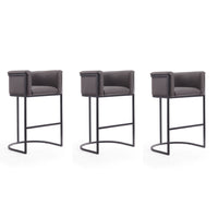 Manhattan Comfort - Cosmopolitan tabouret de bar moderne du milieu du siècle de 23,7" en similicuir rembourré - galet et noir - lot de 3-Tabouret de bar moderne du milieu du siècle avec banquette arrière parfait pour un bar et une cuisine. Ensemble de 3