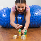 Bouncyband - Balle de stabilité sensorielle en forme d'arachide-AMÉLIORE L'ÉQUILIBRE : s'asseoir, rebondir et se balancer d'avant en arrière et d'un côté à l'autre renforce les muscles et aide à développer la force du tronc