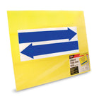 Cosco - Panneau jaune avec flèches bleues avec kit de piquet en métal - 15 po x 19 po-Le piquet métallique inclus offre une installation stable et sécurisée dans les pelouses ou les espaces extérieurs