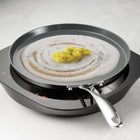 Tramontina - Utsava Poêle à dosa en acier inoxydable à 3 couches avec revêtement céramique antiadhésif-Usage polyvalent : Compatible avec toutes les surfaces de cuisson, y compris induction, et compatible au four jusqu’à 204 °C / 400 °F pour une cuisson flexible