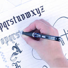 Pentel - EnerGel Motif de Graffiti Rétractable Stylo à Encre Gel - (0,7mm) Pointe en Métal - Encre Noir-Doté d’un corps à motif graffiti amusant avec des accents métalliques.