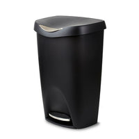 Umbra ââ‚¬â€œ Poubelle à pédale Brim, 50 litres, noir et nickel-La poubelle Brim est une version améliorée de votre poubelle à pédale, elle se distingue par son raffinement