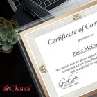 Cadres en verre St. James pour certificats, diplômes et documents – Bordure décorative – Feuille dorée – 8,5 po x 11 po – Paquet de 2-Dimensions extérieures : 13,75 po x 10 po (35 x 25,5 cm)
