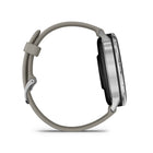 Garmin - Venu 4 – 45 mm, Argent avec bracelet en silicone gris argenté-Conception (nouveau): Montre intelligente avec un affichage lumineux et coloré, design en acier inoxydable et lampe de poche intégrée