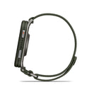 Garmin - Venu X1 - Moss avec fond en titane et bracelet en nylon Moss ComfortFit-UTILITÉ AU QUOTIDIEN - Une lampe torche LED intégrée vous offre un éclairage pratique en cas de besoin. Passez et recevez des appels depuis votre poignet lorsque votre montre est appairée à votre smartphone. Vous pouvez même contrôler les fonctions de votre montre par commande vocale, ou utiliser l'assistant vocal de votre smartphone pour répondre à vos SMS et bien plus encore