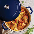 Tramontina - Bestow Casserole ronde en fonte émaillée de 4 Qt avec couvercle – Bleu cobalt gradué-Compatible avec plaques à gaz, électriques, en verre céramique et à induction