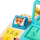 Melissa & Doug, Tableau d'activités en bois Bureau pour travailler et jouer, jouet sensoriel pour bébés et tout-petits -Les jouets Melissa & Doug pour nourrissons et tout-petits inspirent « a-ha ! moments de découverte. Des personnages adorables et variés ainsi qu'une variété de formes et de textures amusantes encouragent le jeu exploratoire et développant les compétences.