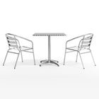 Flash Furniture – Table carrée de 27,5 po en aluminium avec 2 sièges à traverses, intérieur/extérieur (TLH28SQ017BCHR2)-Assemblage nécessaire