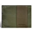 Champs - Portefeuille Bi-Fold en Cuir Camouflage - Vert-Style camouflage audacieux
Distinguez-vous avec une combinaison robuste de cuir de qualité supérieure et un design imprimé camouflage, parfait pour ceux qui embrassent l'aventure et l'individualité.







